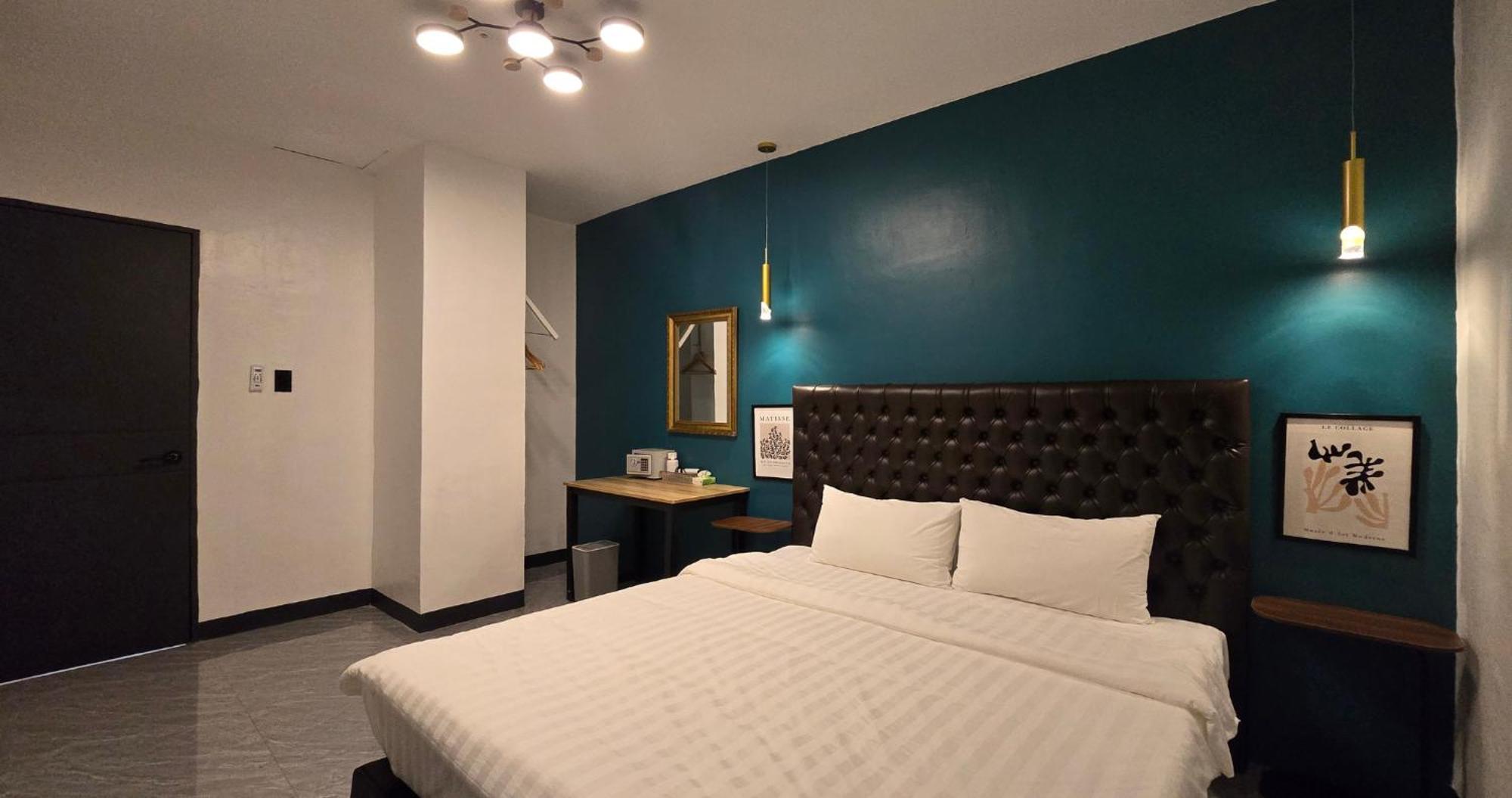 Aston Stay And Villas Mabalacat Exterior photo