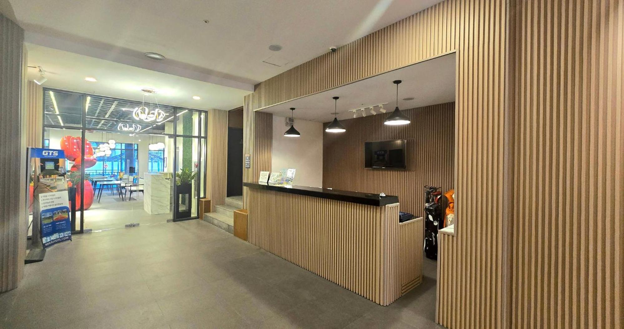 Aston Stay And Villas Mabalacat Exterior photo