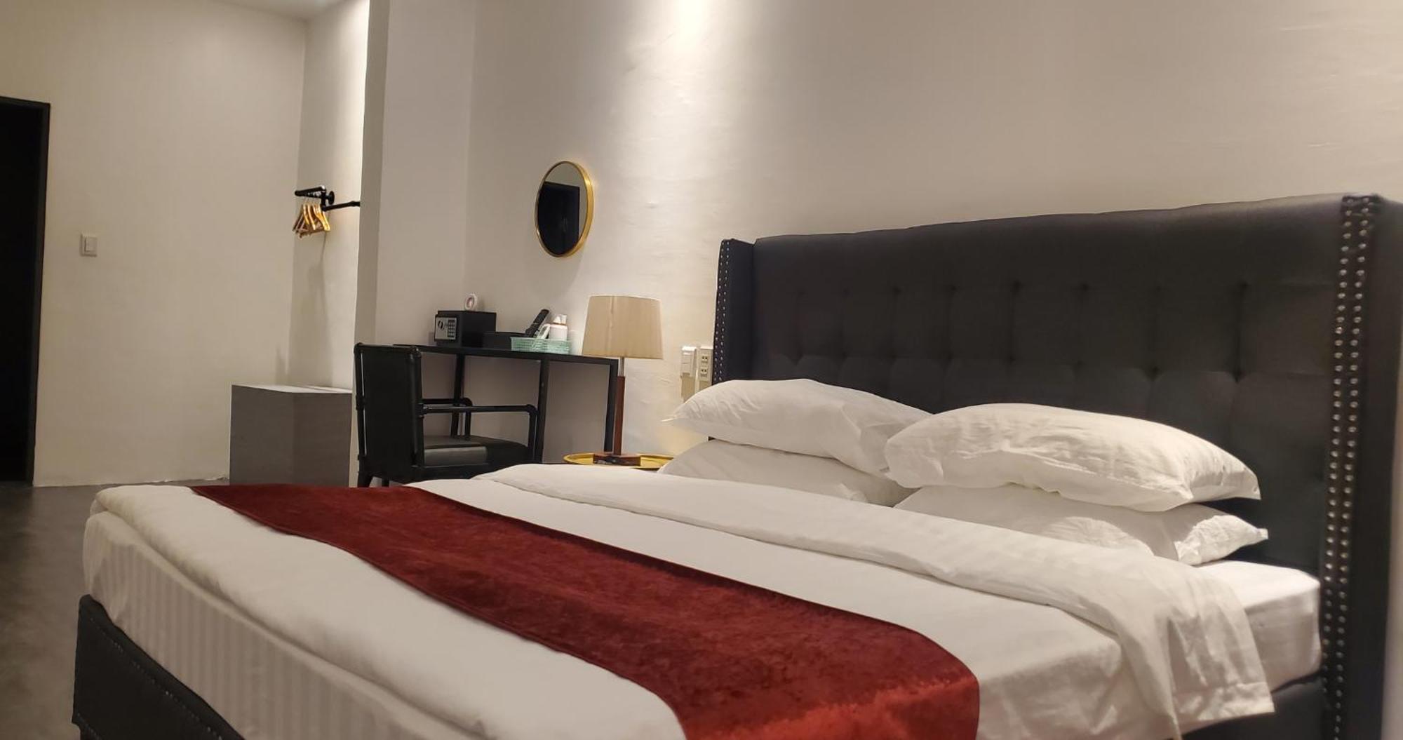 Aston Stay And Villas Mabalacat Exterior photo