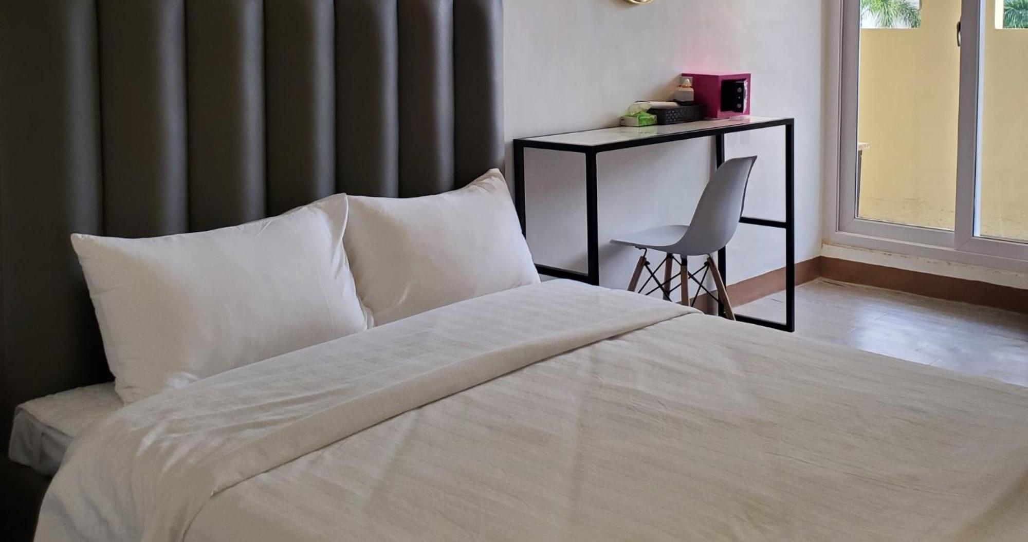 Aston Stay And Villas Mabalacat Exterior photo